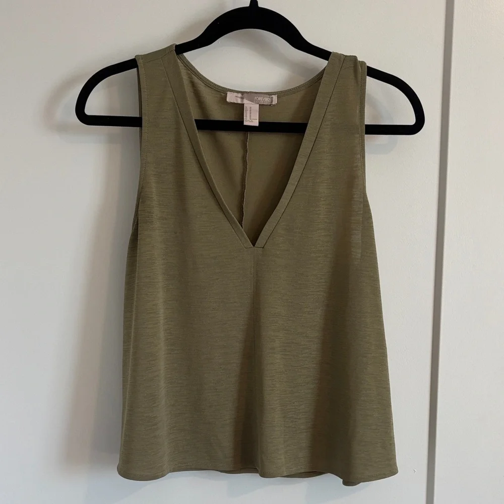 V-Neck Tank Top - Picture 2 of 5